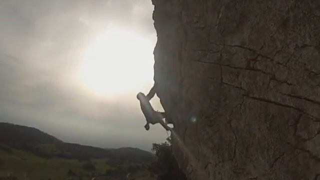 Arrampicare A Guadagnolo -MEMMO ''Ombra Nel Cielo''-