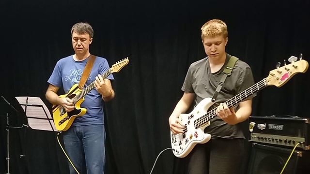 Джа-да (Боб Карлтон),  бас-гитара