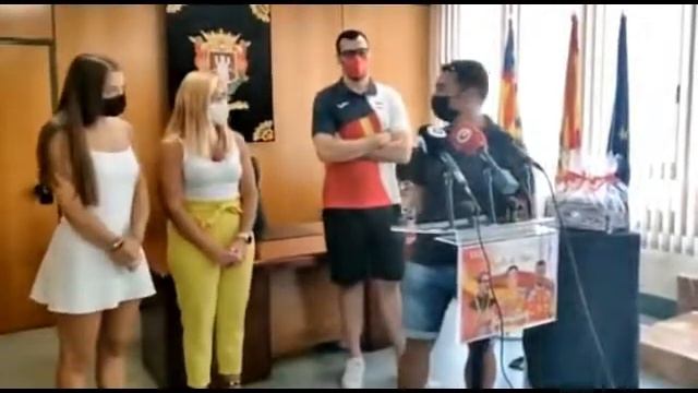 El Ayuntamiento De Petrer Recibe A Los Olímpicos Gedeón Guardiola Y Paula Arcos  José Ignacio Prade