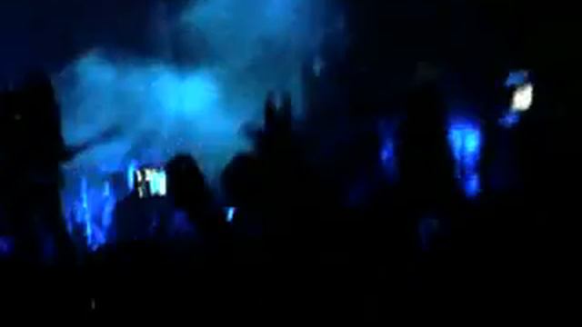 Ministri - Vestirsi Male - Live Terlizzi 1 Maggio 2011