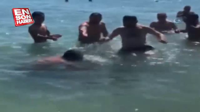 Denizde Davul Zurnalı Düğün çaldılar