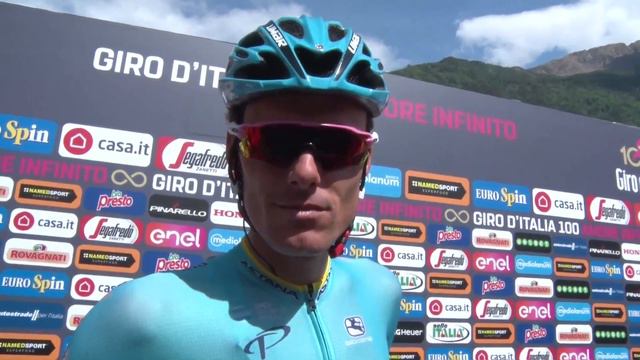 Luis León Sánchez en la salida de la 17a etapa del Giro d'Italia 2017
