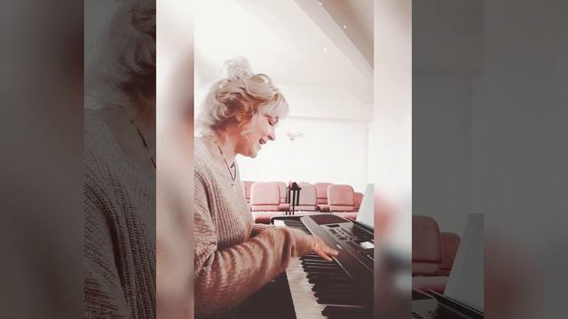 Крізь спогади я знов лечу до тебе. Сл. Д.Кремінь, муз. Т.Орлова