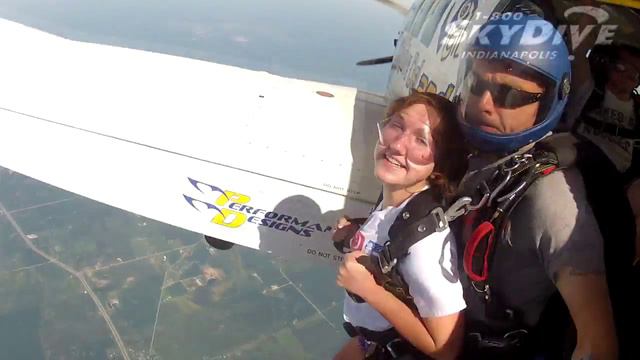 Elizabeth Schafer's Tandem Skydive!