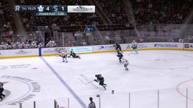 Mitch Marner Leaves Beautiful Drop Pass For David Kampf To Tuck It In. 14/02/2022