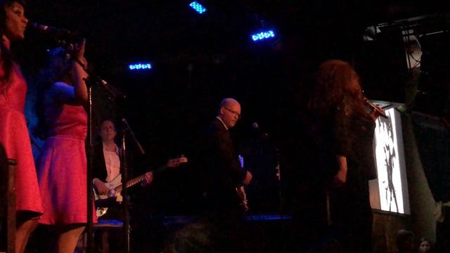 Ronnie Spector • Best Christmas Ever