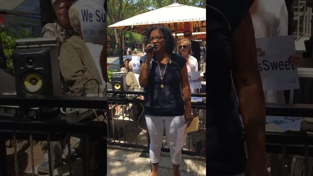 #PeaceIsSweet - Pnina Agenyahu, Schlicha, Jewish Agency For Israel At Max Brenner Betheseda