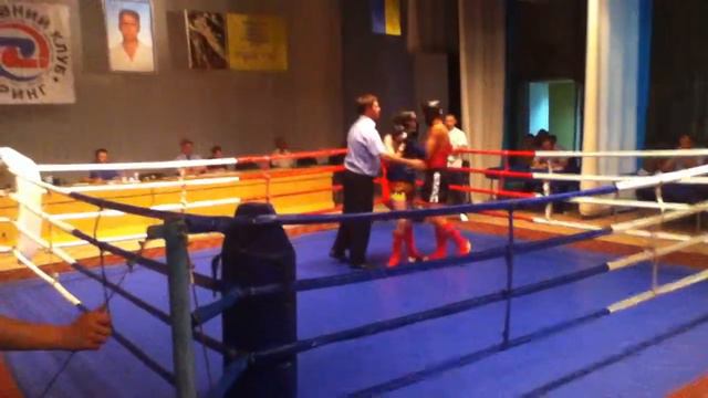 Seryoga Nikolov 2-й бой 2-й раунд