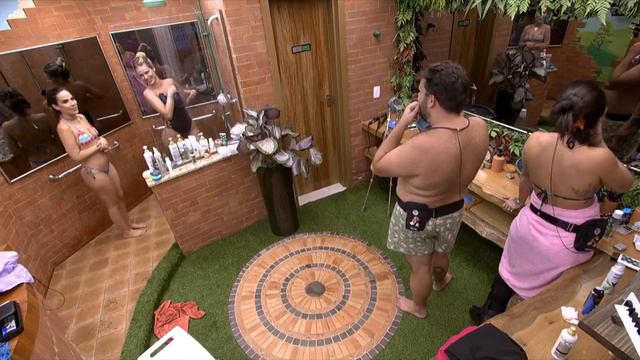 BBB 24: Yasmin Diz Que Queria Ficar Pelada Durante O Banho