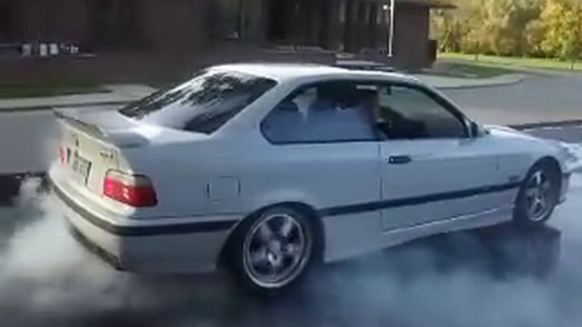 BMW E36 M3 Burnout