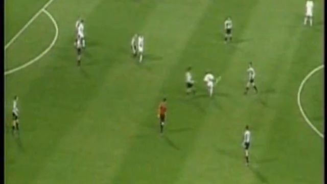 03/04 Home Zinedine Zidane Vs Partizan