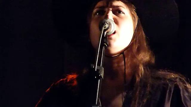 E.T. On The Beach Ft Nicolas Ly & Phoebe Killdeer - Beautiful Sunrise @ Vingtième Théatre 2010