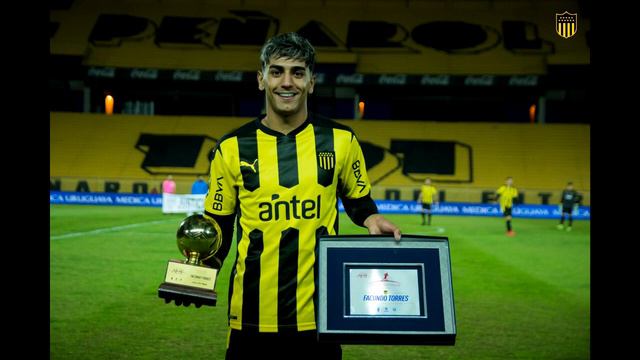 GRAN GESTO De Luis Suárez Con  Facu Torres En La Selección