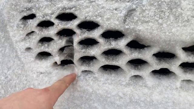 Снежная пелена весной.