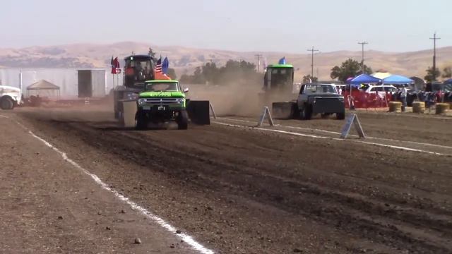 Hollister Ca  (2 Trucks)