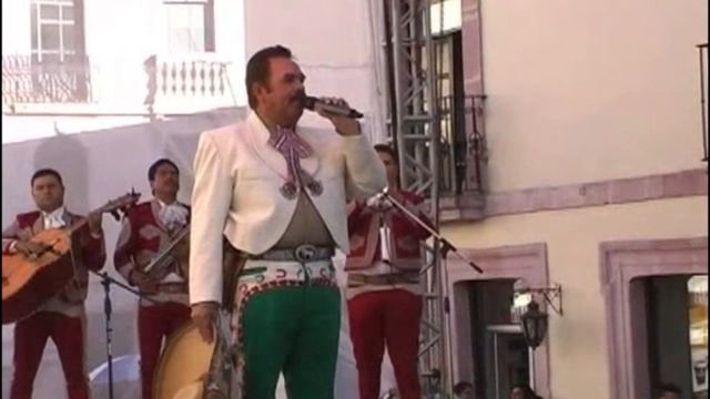 Raymundo Salas     -AY JALISCO NO TE RAJES-