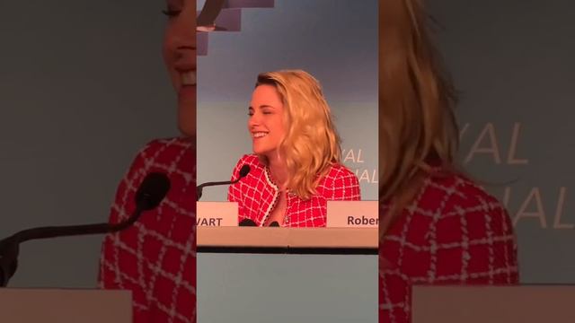 Kristen Stewart Cannes Day 2 - Sm/fan Videos