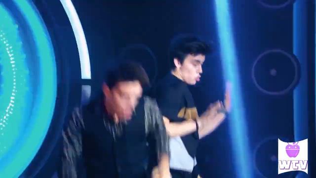 Matteo Y Gaston Cantan 