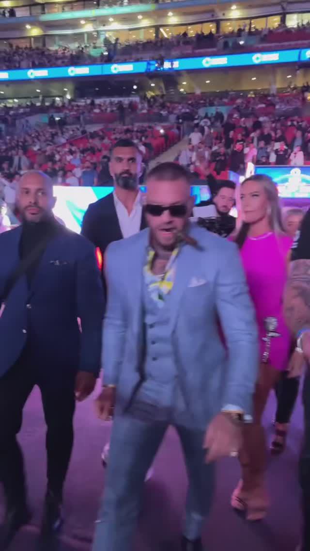 Батя в здании 💪