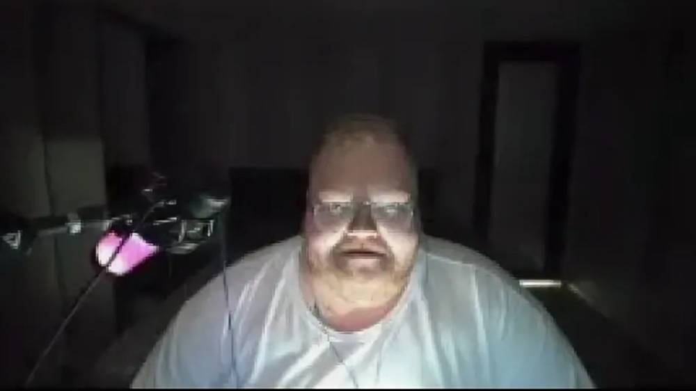 Пирожок со свининой 