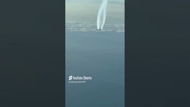 Встречный полет ниже на 300 метров