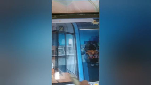 поезд рухнул