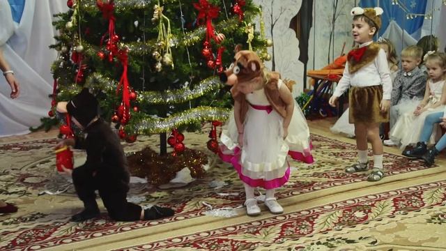 Новогодний утренник в детском саду