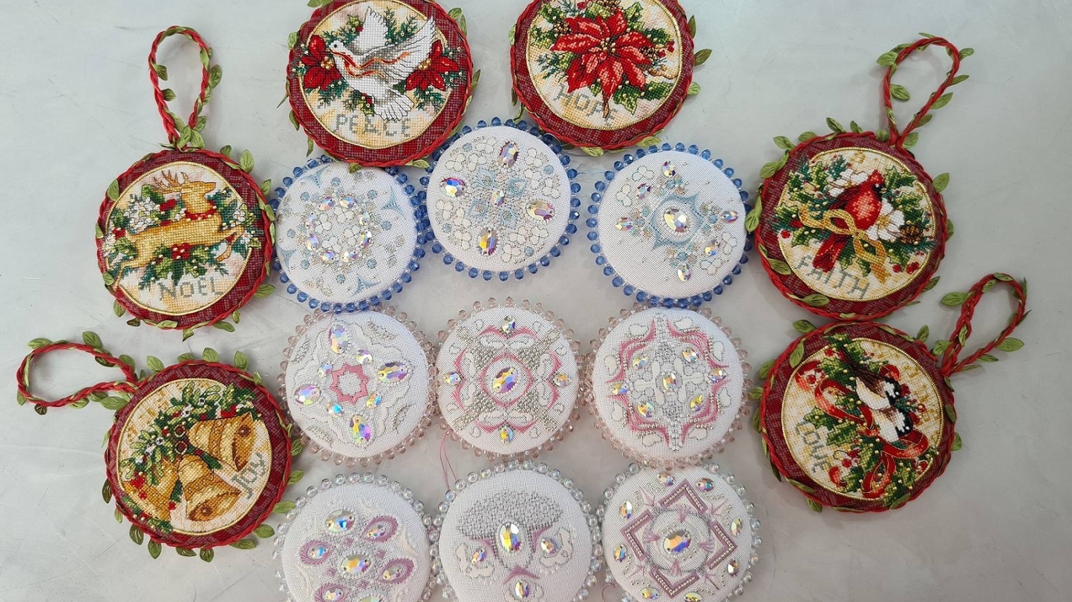 Греция, Афон. Старинное Рождество - финиш. Снежно-королевские - оформление. Диванчик в стиле Glazig