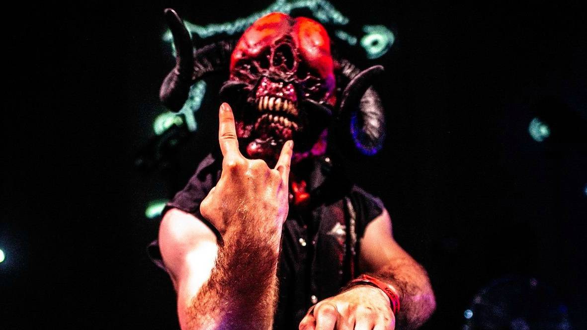 The Satan - Live Пиратская Станция Космос