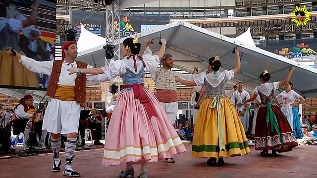 Валенсийский народный танец «хóта валенсиана»