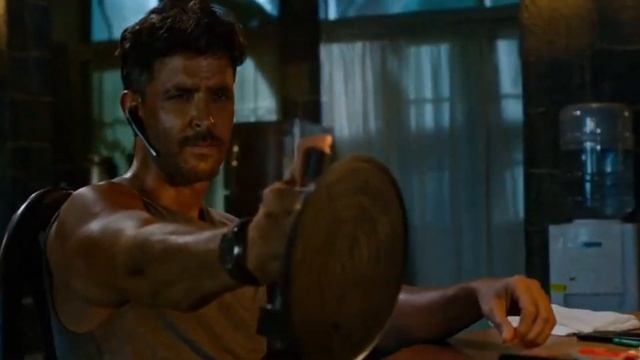 Spy Universe References | War Movie Hrithik Roshan Magnet 🧲 Scene From Dhoom 2 Movie | Hrithik,Tige