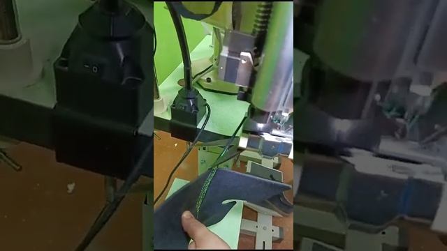 швейная машина для неопрена с прокладыванием эластичной тесьмы