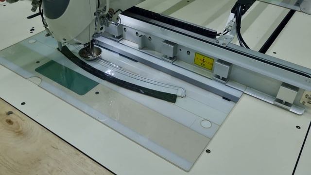 Притачивание воротника к стойке трикотажной рубашке ПОЛО.