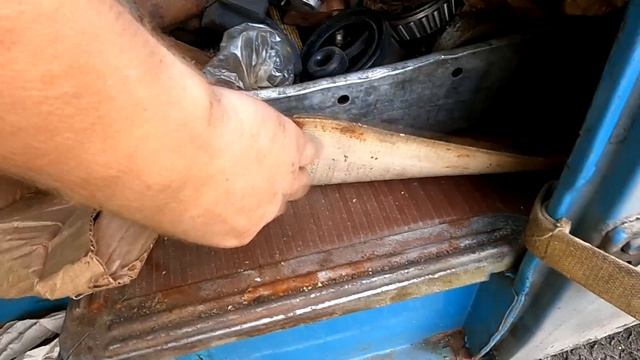 Я БОГАТ??? ПОПАЛСЯ РЕДКИЙ ЗНАЧОК УАЗ! СКОЛЬКО ЗАРАБОТАЮ? | Новая жизнь старому УАЗ | Убитый УАЗ 469