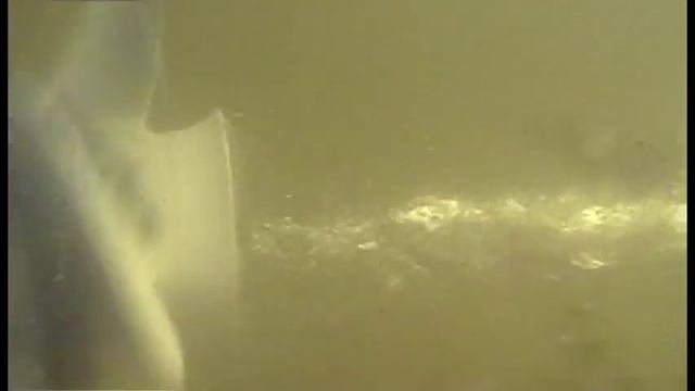 винт под водой