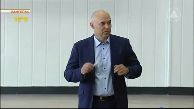 Андрей Филатов провел открытый урок во второй школе Лангепаса. Сюжет телекомпании 