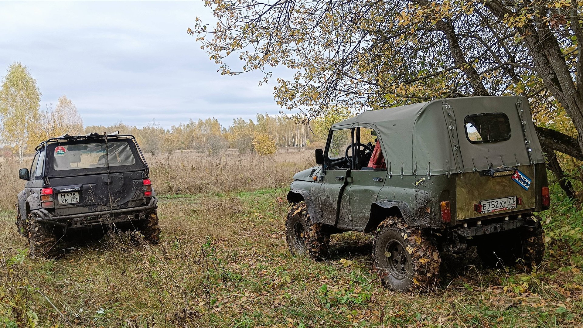 УАЗ и Паджеры по заиленным колеям