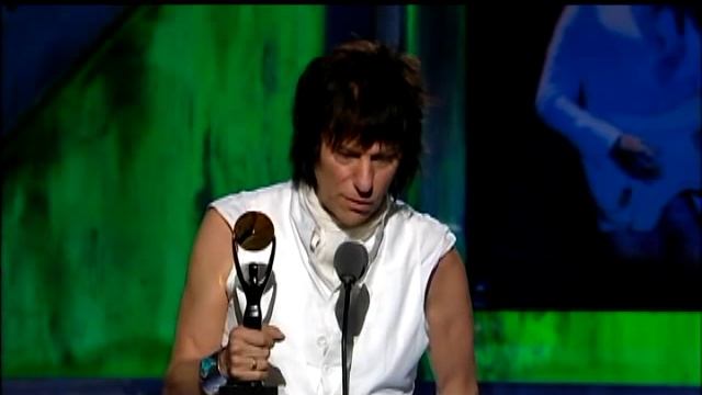 Jeff Beck Accepts Award At The Rock And Roll Hall Of Fame's Induction Ceremony 2009