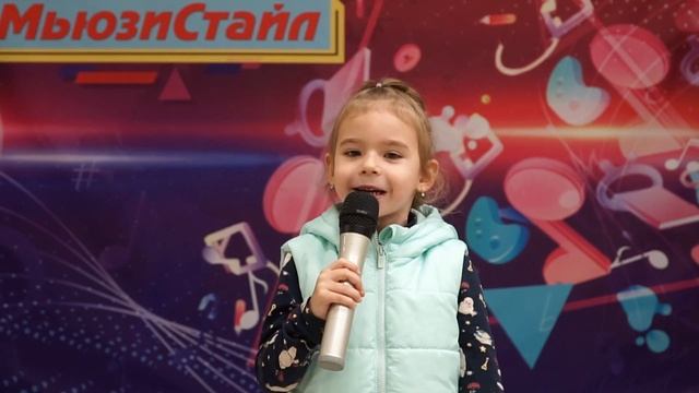 Песня Коромыслице. Живой вокал на занятии. Маша 5 лет.Хорошее настроение обеспечено!