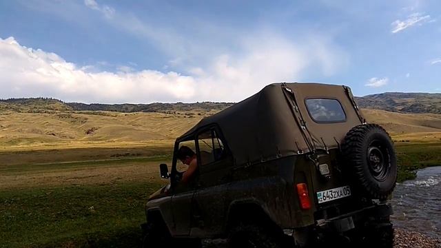 Уаз v 8 ЗМЗ 41!!! .Снято в ответ на испытания  внедорожников в этом же месте ссылка в описании