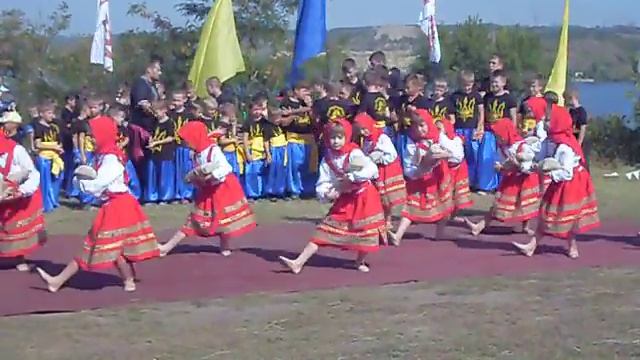 Танец с куклами-мотанками коллектив Индиго