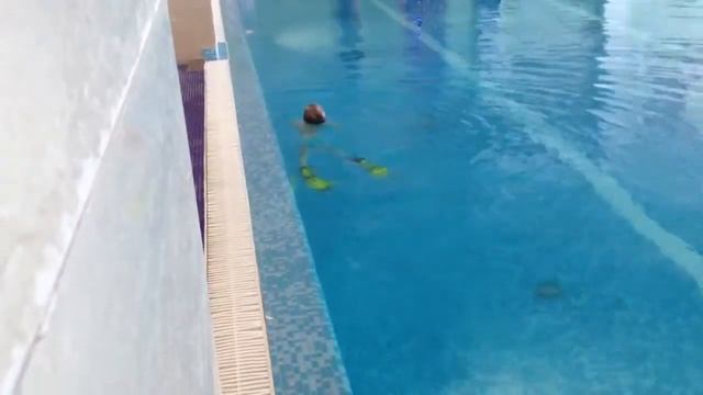 Святослав поплыл (пока в ластах)