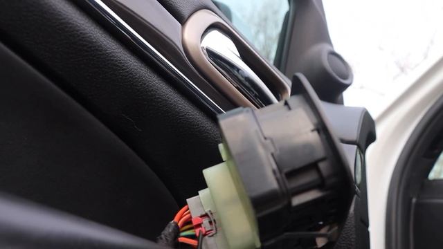 Front Door Trim Removal on Jeep Grand Cherokee WK2 2013 2014 2015 2016 2017 2018
