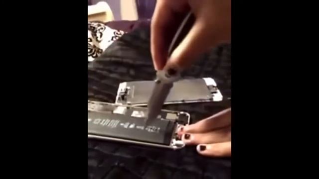 как поменять батарею айфон 12