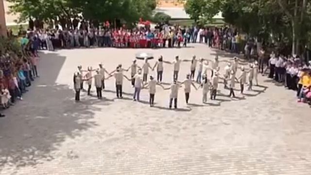 Выступление 5-Г класса школа 30 Херсон на школьном майдансе