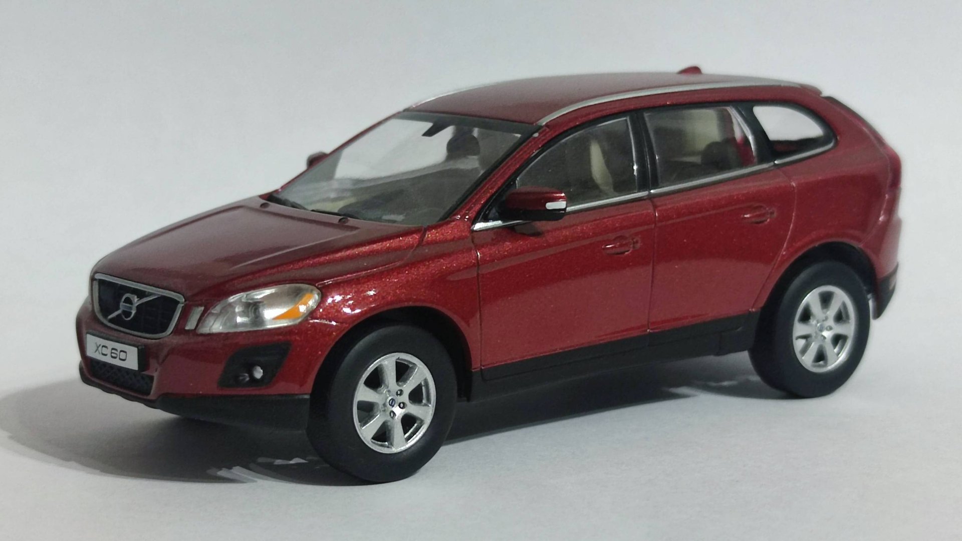 1/43 Volvo. №4 Volvo XS60 (DZ).