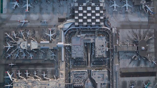 Los Angeles Air Port 4K Relax - MacOS Sonoma Video Wallpaper
