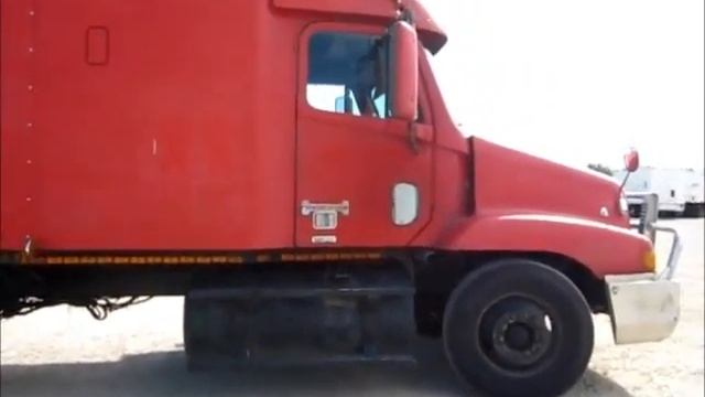 2003 Freightliner Century Class Conventional w Sleeper Truck