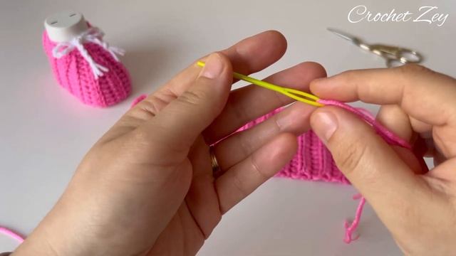 Easy Crochet Baby Shoes Pattern For Beginners - How To Crochet A Baby Shoes - Crochet Booties