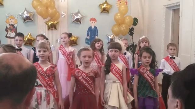 Трогательная песня про детский сад